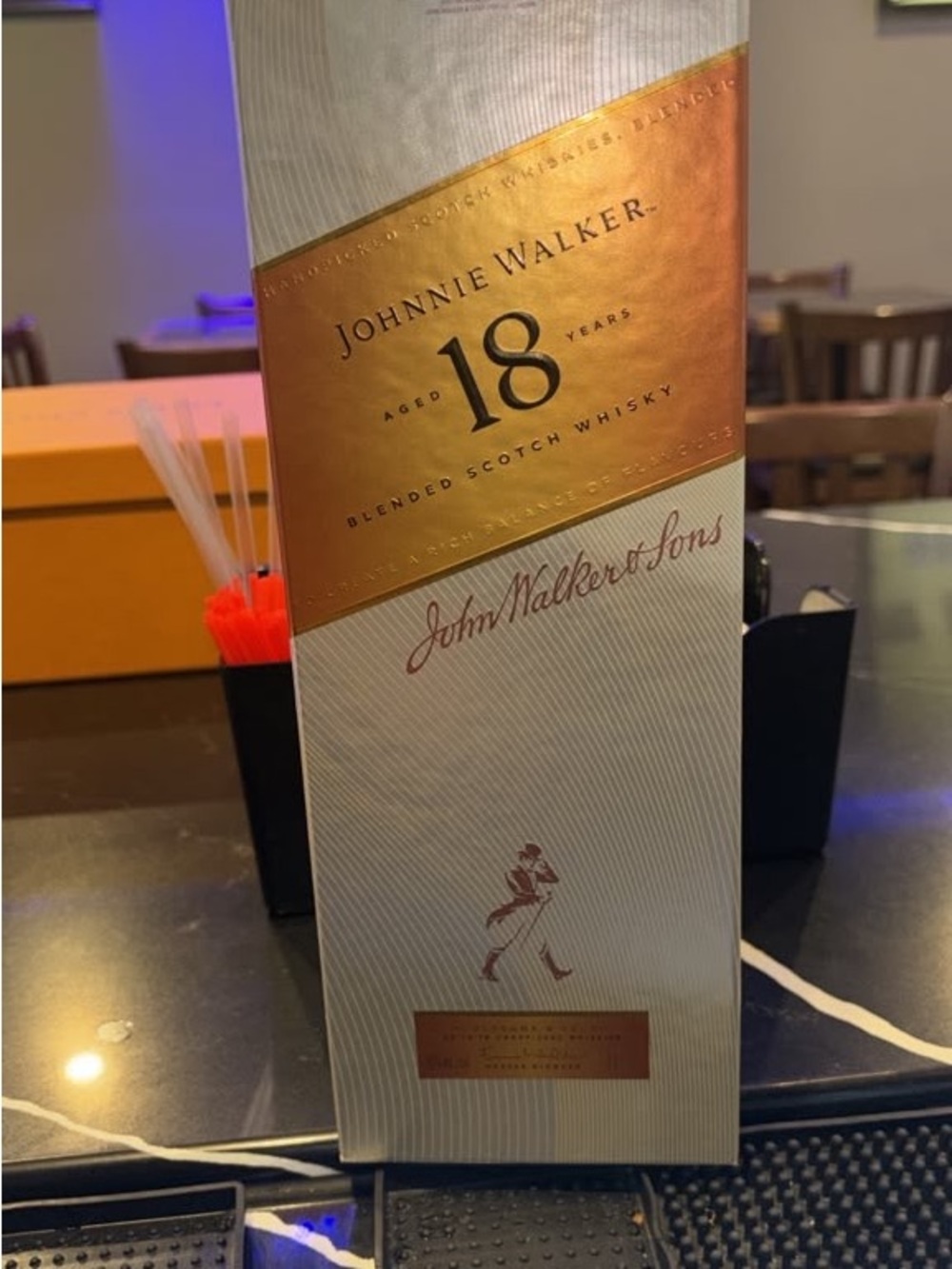 Johnnie Walker 18 Year Blended Scotch Whisky - Gold & Cream Box